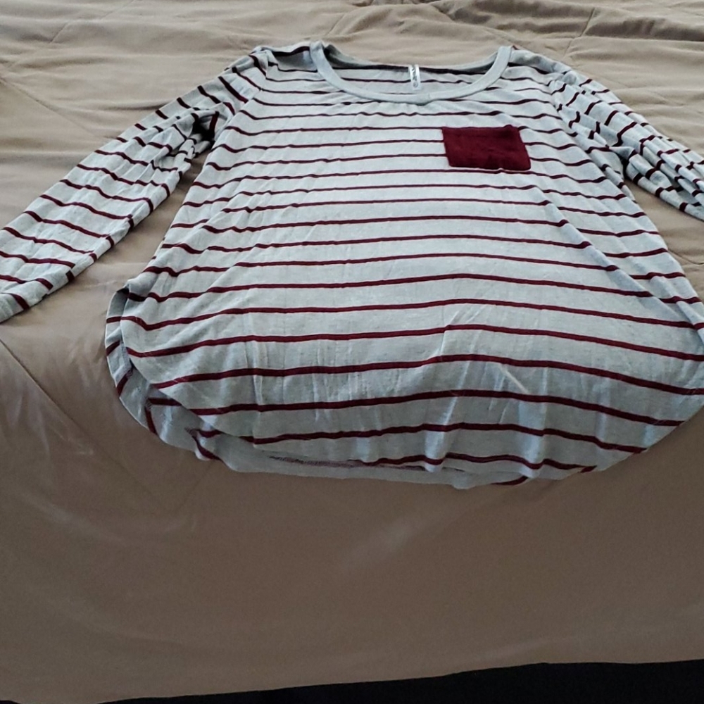 Scoop neck tee